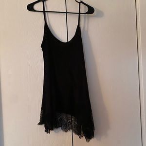 Black lacy asymmetrical cami! 🔥